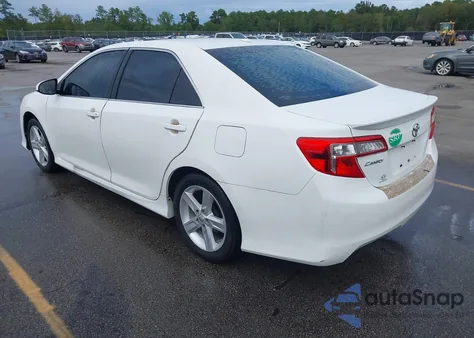 2014 Toyota Camry Se z USA, uszkodzony, nr VIN 4T1BF1FK4EU739728